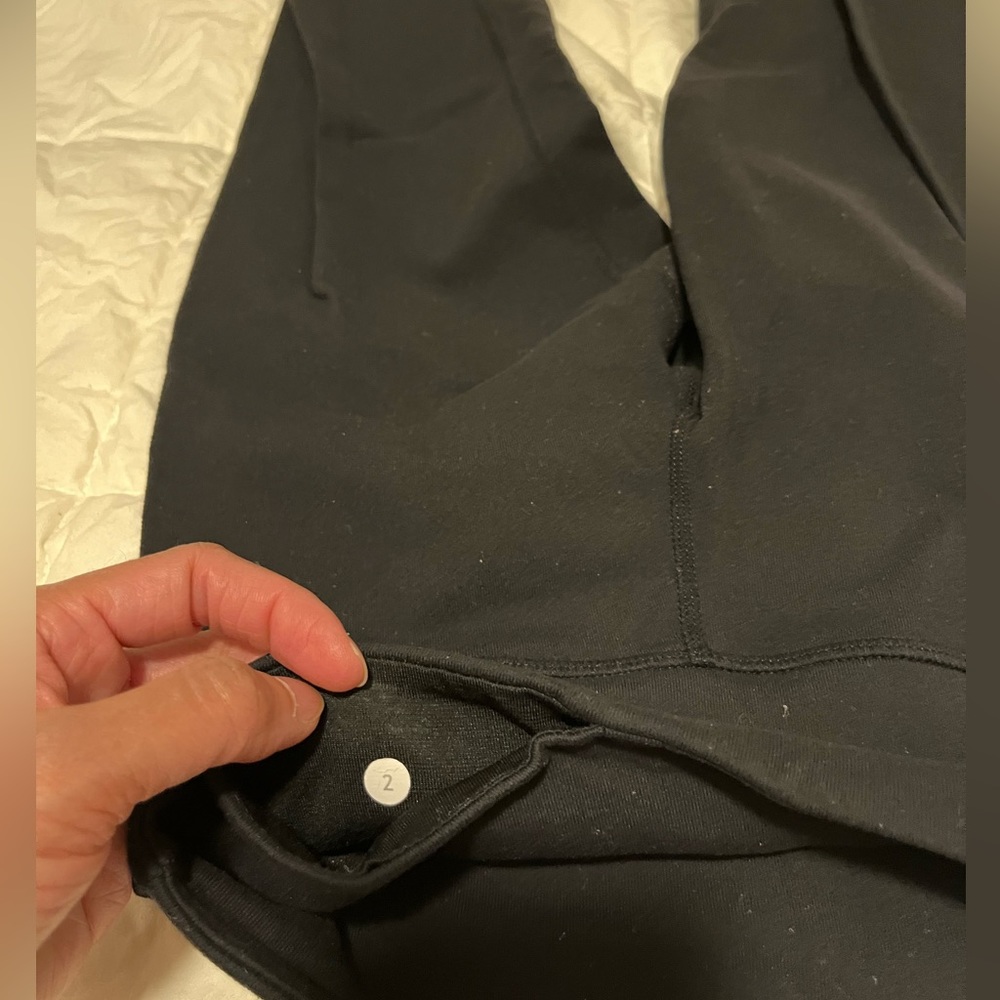 Lululemon - Picture 2 of 4